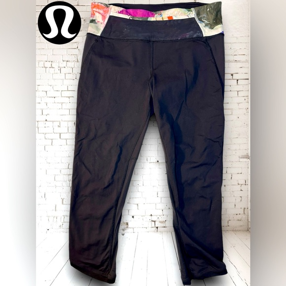 lululemon athletica Pants - Lululemon Pace Pusher Crop Black Pigment Wave Sz 8. Zipper pocket
